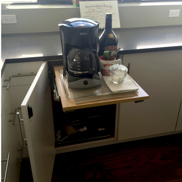 Kitchen_remodel_black_countertop_Popup_breakfast_bar